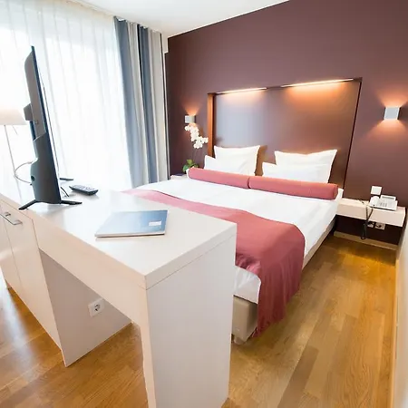 Nymphe Strandhotel & 4* Binz